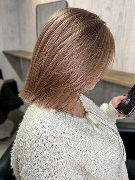 ボブ ハイトーン ブリーチ ピンクベージュ ダブルカラー 20代