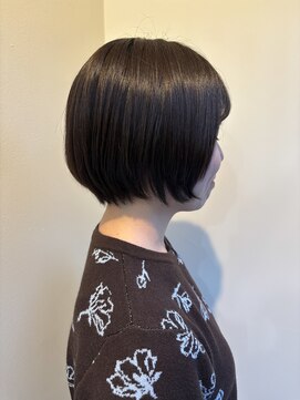 丸みと収まりにこだわった大人ショートボブ