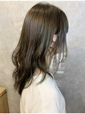 オリーブカラーのゆったりレイヤー