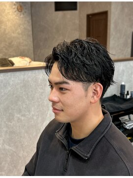 ザ クラン バイ ヘッドライト 仙台長町店(THE CLAN by HEADLIGHT) 【人気メンズパーマ】センターパート×緩めツイストスパイラル