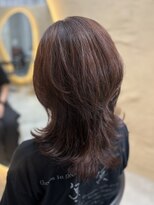 ウリ 横浜(uli) ミディアムウルフレイヤーカット