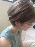 外国人風ショートボブ ハイライト 暗髪グレージュ　白髪ぼかし