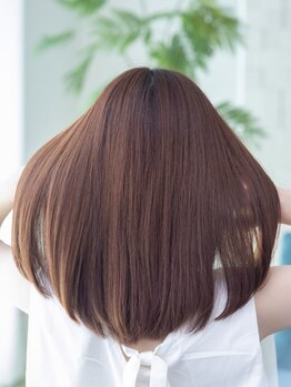 リアバイニーナ(Rear by Ni Na)の写真/【岡崎】髪質改善ストレートで、気になるうねりやクセを改善◎ダメージを抑えつつ、自然なストレートに。