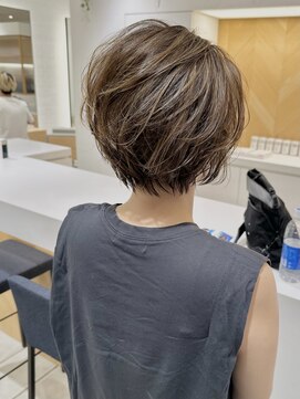 ステア ケース(stair case) 白髪ぼかしカラー髪質改善ハイライトグレージュショートボブ