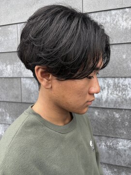 ヒュイル バイ ニアウ(Hwyl by Niau) メンズマッシュセンターパートスパイラルパーマニュアンスパーマ