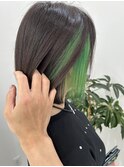 ボブ×イヤリングカラーグリーン