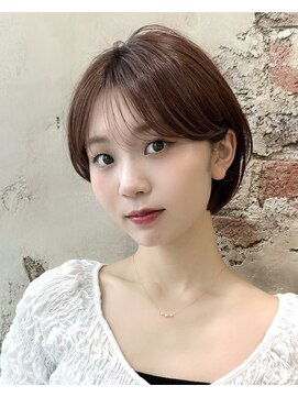 アフロート ルヴア(AFLOAT RUVUA) 地毛風縮毛矯正 ひし形ショートボブ 白髪染め 新宿