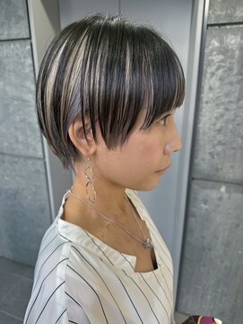 モナバイルーブル(MONA by Louvre) 【MONA】マッシュショート/インナーカラー/似合わせカット