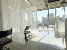 クロトバイキング(Qlotho by KING)の雰囲気（カーテンで仕切られ席の間隔もあるので周りを気にせず過ごせます）