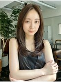 セミロングレイヤーカット