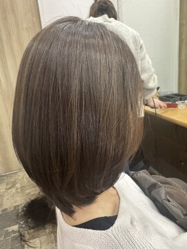 シェリー(Cherie) 重さのあるボブスタイル