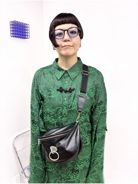 イラカ(elaka) ボルドー×ブラウン×イルミナカラー×刈り上げマッシュショート
