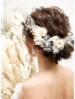 結婚式・二次会に♪華やかシニヨンスタイル