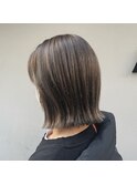 ハイライトカラー×切りっぱなしボブ