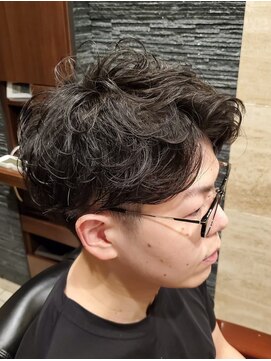 シャウルデッサントウキョウ 表参道(CHARLES DESSIN Tokyo) ツイストスパイラル/センターパート/韓国マッシュ[表参道駅]