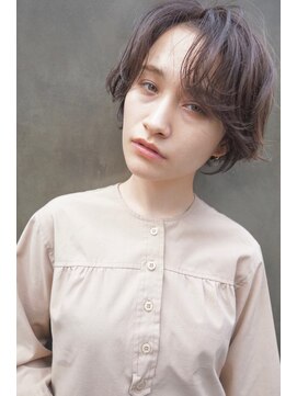 コス(kos) 大人可愛い/レイヤーロング/グレーベージュ/前髪パーマ/二子玉川