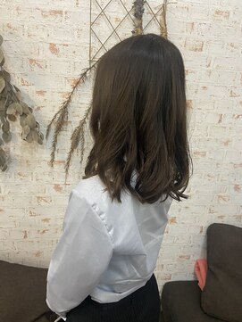 アカイトビラ ヘアケアサロン(AKAI TOBIRA Hair Care Salon) デジタルパーマ×オリーブカラー