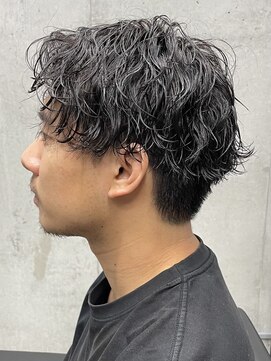 フイ 新宿3丁目(Hui) ハイトーンカラー/マッシュパーマ/アースカラー/men's/