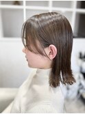 顔周りがオシャレな長めバングのボブ