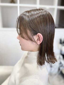 ヴィフ ヘアアンドデザイン(Vif hair&design) 顔周りがオシャレな長めバングのボブ