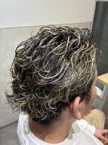 リトルクイニー(LittleQueenie)&nbsp;ハイライト・パーマスタイル