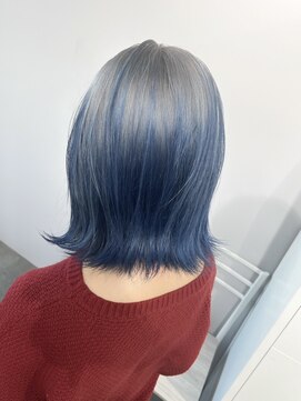 ホワイトシルバーブルーカラーブリーチ＆ダブルカラー横浜横浜駅