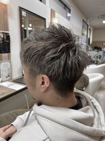 フォンタナ(Fontana)&nbsp;ハイライト2回ブリーチ◎シルバーメッシュ×ツーブロック