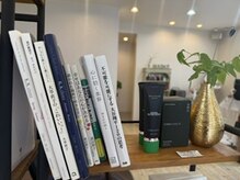 ヘアーズ 沖浜店(HAIRZ)の雰囲気（施術の待ち時間は読書などいかがでしょうか☆彡）