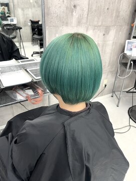 ワンズクロエ 原宿店(ONE's Chloe) グリーンカラー/アースカラー/くびれヘア/ツートーンカラー