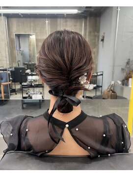 ノード(NODO) シニヨンのリボンアレンジ