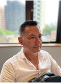 大人海外メンズヘア七三分けサイドパートフェードカット