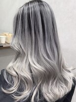 ミュウアンド(Mew＆)&nbsp;【バレイヤージュ×ホワイトアッシュ】