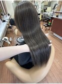 暗めカラーにこそ映える。大人のコントラストハイライト