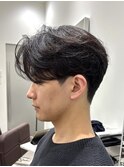 毛流れセンターパートニュアンスパーマカルマヘアメンズパーマ
