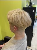 ブロンドヘアー ハイトーン メンズカット