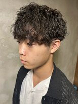 ディスイズバーバーサード(THIS IS BARBER 3rd)&nbsp;波巻きスパイラルパーマ 刈り上げ マッシュヘア 黒髪 20代 30代