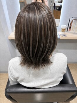 リンク(Link)の写真/白髪を隠す時代は終わり、白髪を活かした最高のスタイルに。髪を彩り楽しむ時代へ☆