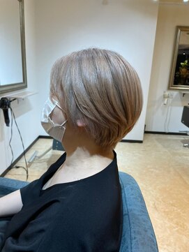 アヤメ 巣鴨店(ayame) (ayame巣鴨)白髪ぼかし_ハイトーン_ケアブリーチ_ベージュ