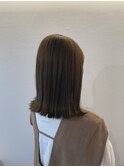 切りっぱなしミディアムボブ