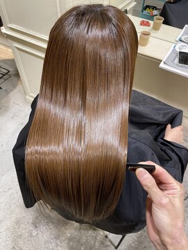 ロロ(ro-ro) 【恵比寿 ro-ro】栄養、艶最高ランク髪質改善トリートメント