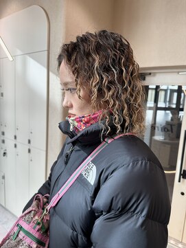 トイロ 渋谷(Toiro) ハードスパイラルブリーチパーマ