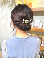 シンプル◎シニヨンアレンジ