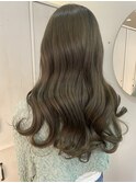オリーブベージュ