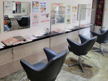 ローザカラー(Rosa Color)の写真/専門店だからこその低価格で、確かな技術力と仕上がりに満足できるはず♪お得なクーポンも多数ご用意◎