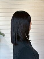 ラコスタ(LaCosTa)&nbsp;黒髪小顔レイヤーカット艶髪シンプルミディアムスタイル