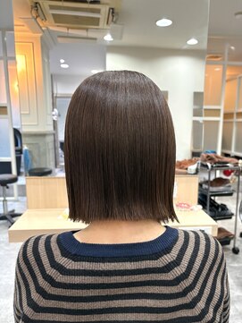 リリーオブザベイス(Lily of the Vase) 丸くならないボブ/パツットボブ