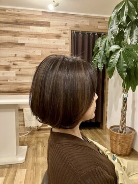 ヒュッゲ コロイコ(Hygge Coroico) ハイライト on ショートボブ