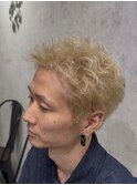 MEN’S HAIR/サーフカール/刈り上げセンターパート/ブリーチ