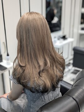 ベージュ＆エンドカラー