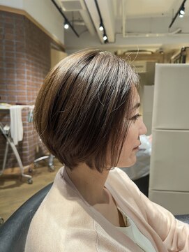 アーカイブ(archive) エメラルドグリーンで赤みキャンセル　archive垂水